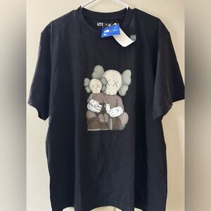 Uniqlo X kaws